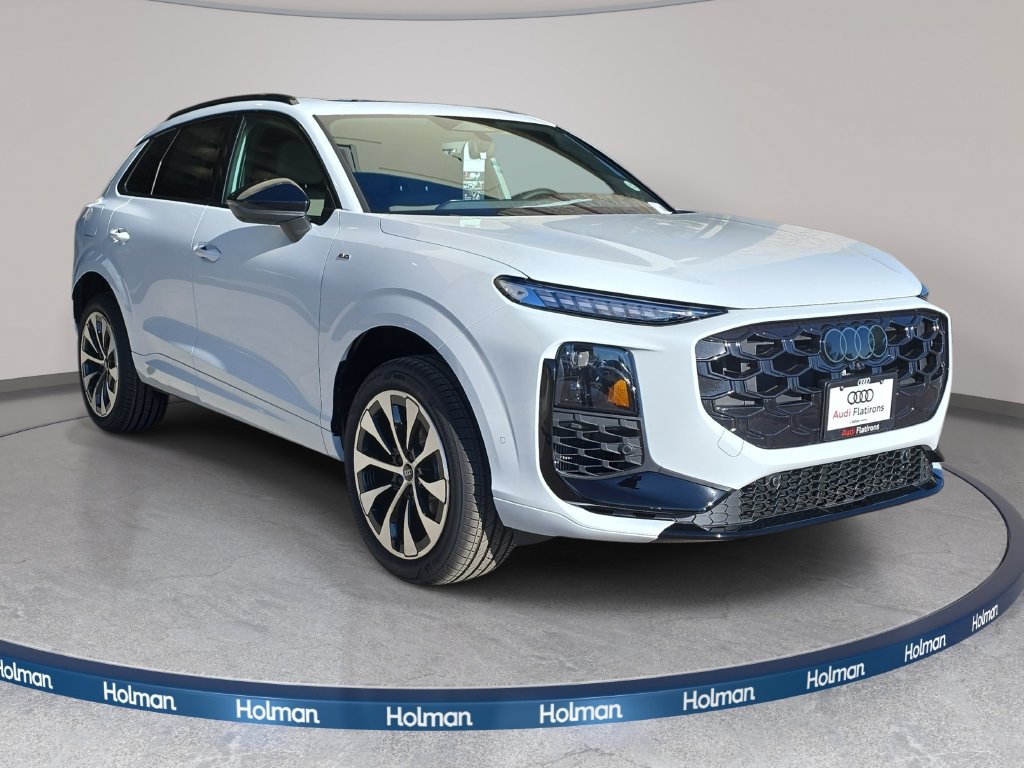 New 2026 Audi Q3 quattro 2.0T AWD/4WD image 3