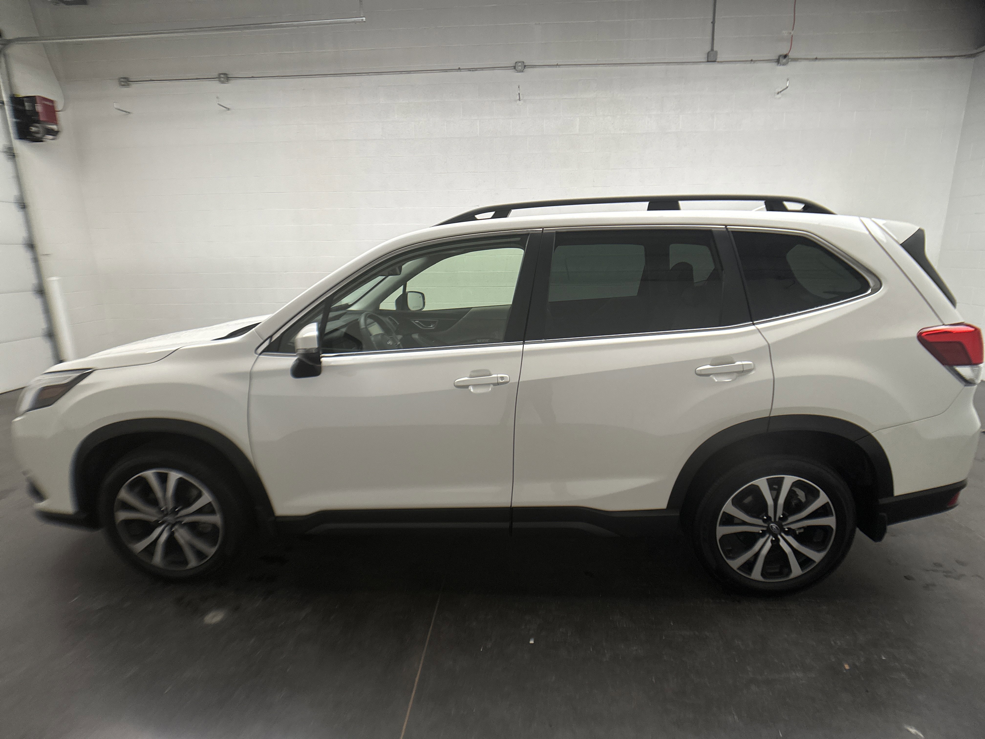 Used 2022 Subaru Forester Limited image 6