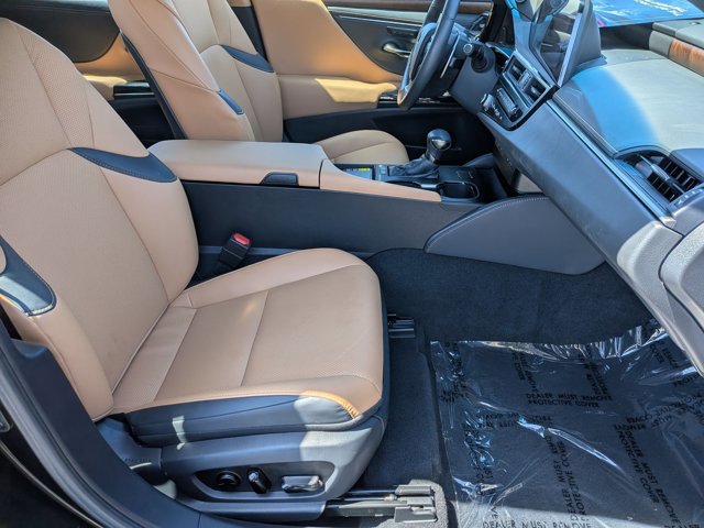 Used 2024 Lexus ES 300h w/ Premium Package FWD image 22