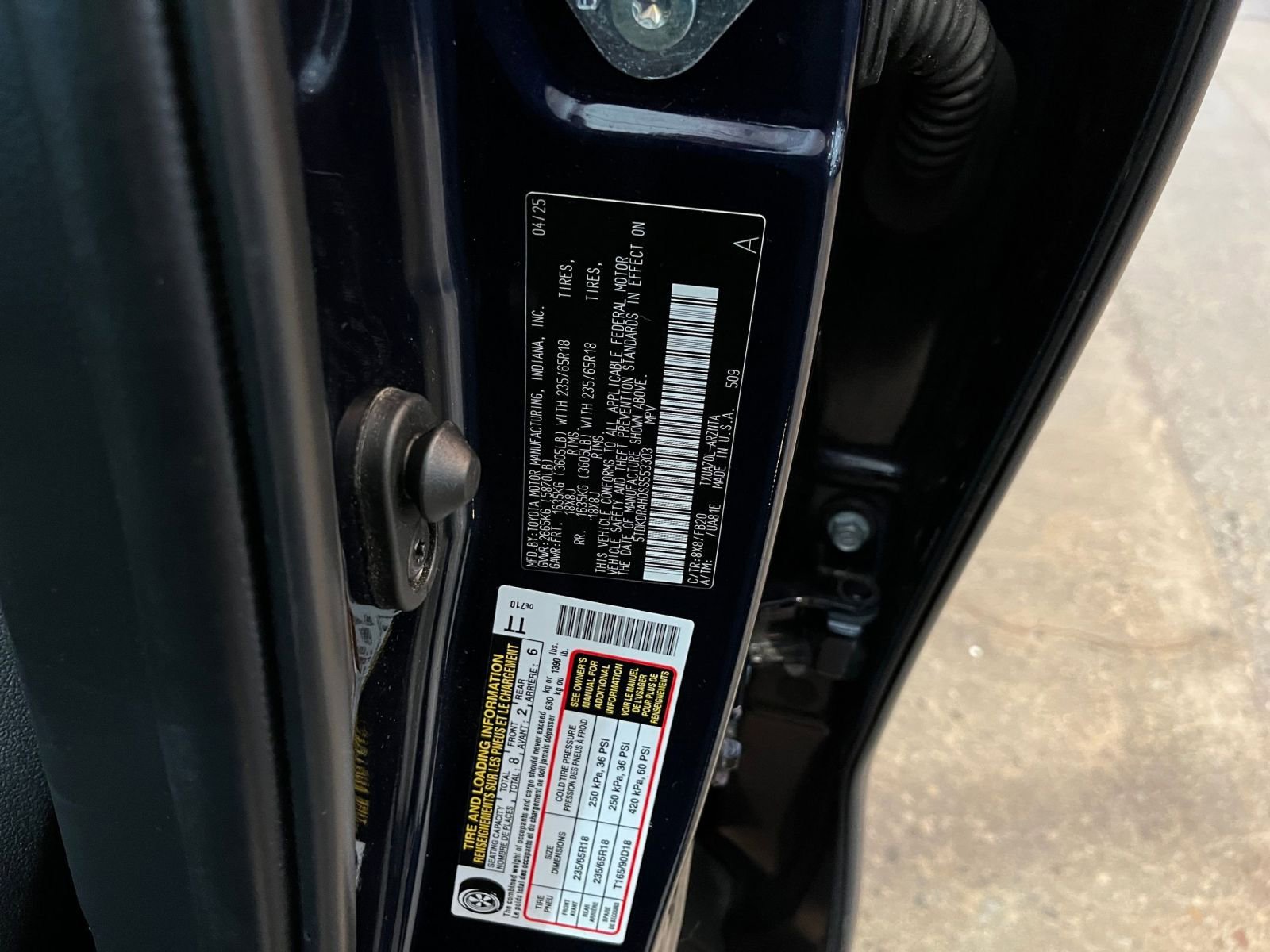 Used 2025 Toyota Highlander LE FWD image 31