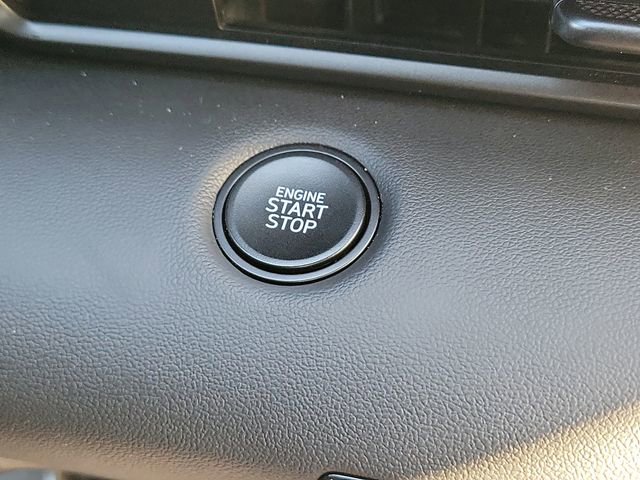 Used 2025 Hyundai Elantra Sport image 31