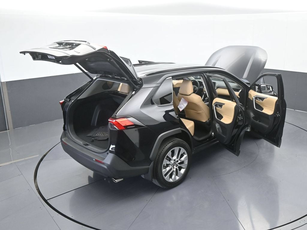 Used 2025 Toyota RAV4 XLE Premium FWD image 71