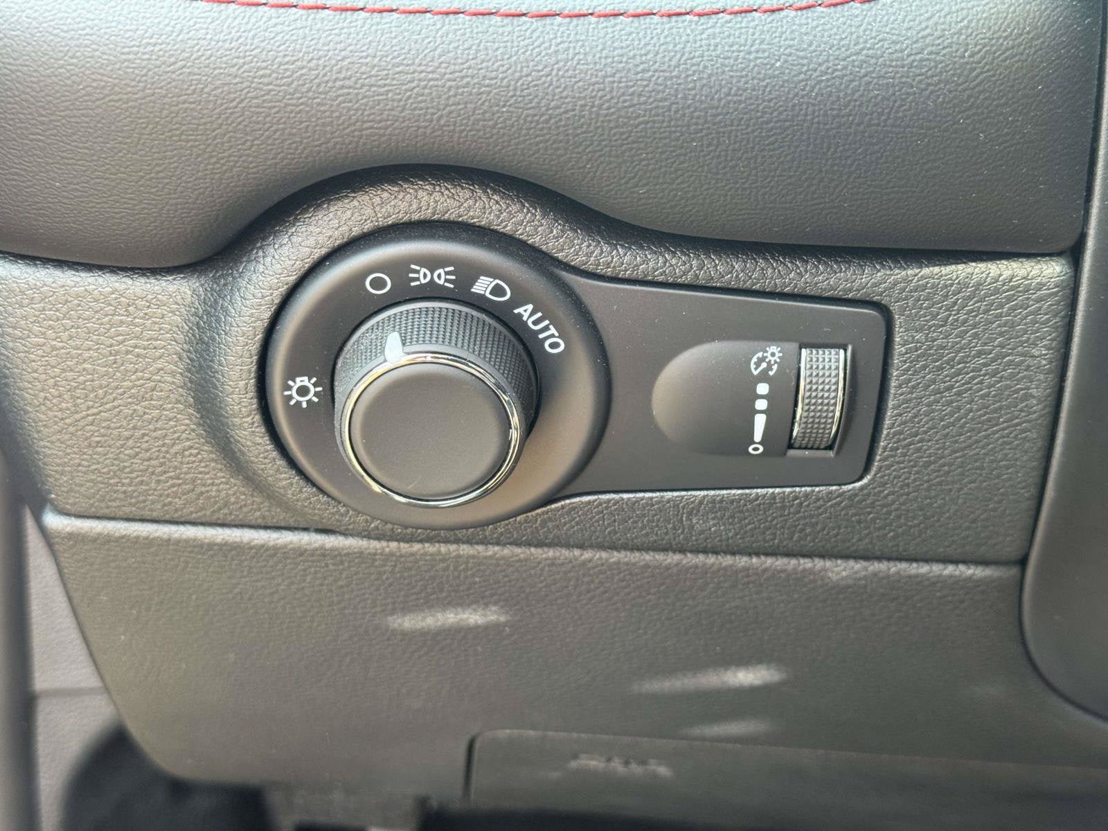 Used 2025 Dodge Durango R/T AWD/4WD image 19