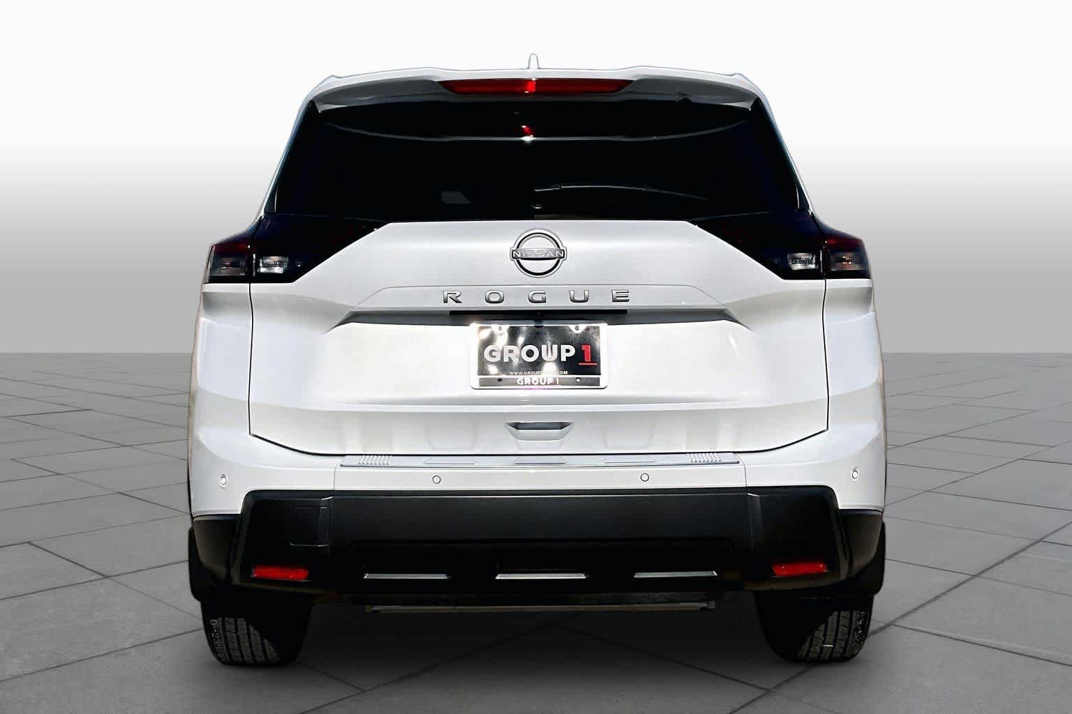 Certified 2026 Nissan Rogue SV FWD image 5