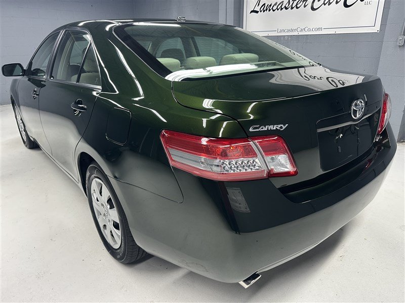 Used 2011 Toyota Camry LE FWD image 4