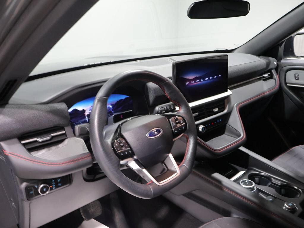 Used 2025 Ford Explorer ST-Line AWD/4WD image 16