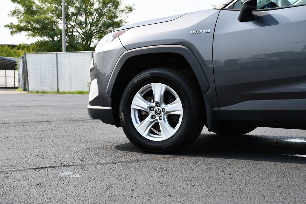 Used 2021 Toyota RAV4 XLE w/ Convenience Package AWD/4WD image 12