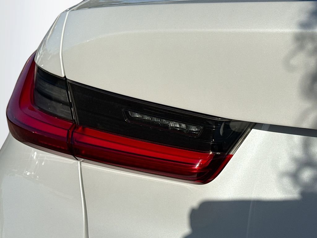 Used 2021 BMW 330i Sedan w/ Executive Package image 10
