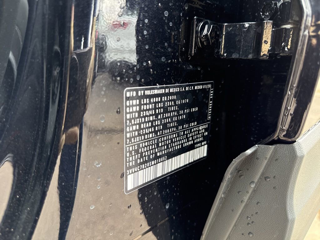 New 2025 Volkswagen Taos SEL image 30