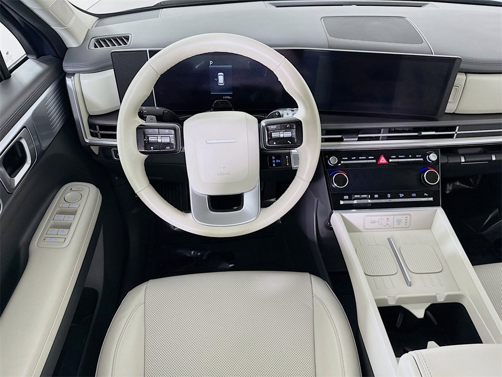 Used 2025 Hyundai Santa Fe SEL w/ Tow & Go Package image 3