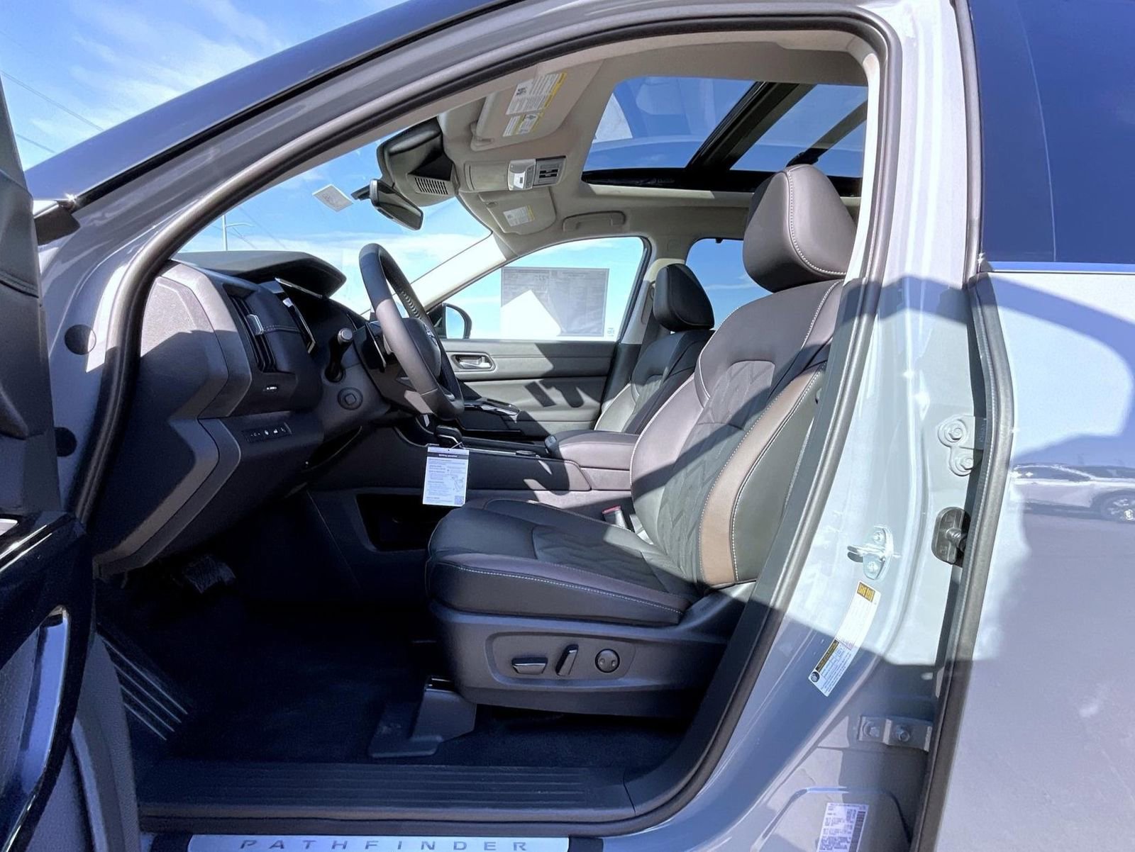 New 2026 Nissan Pathfinder Platinum image 10