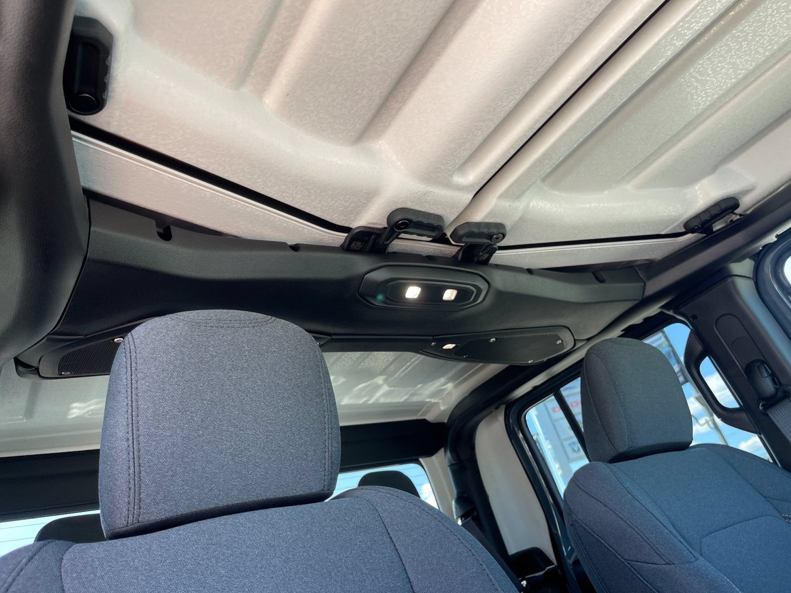 New 2026 Jeep Gladiator Sport AWD/4WD image 17