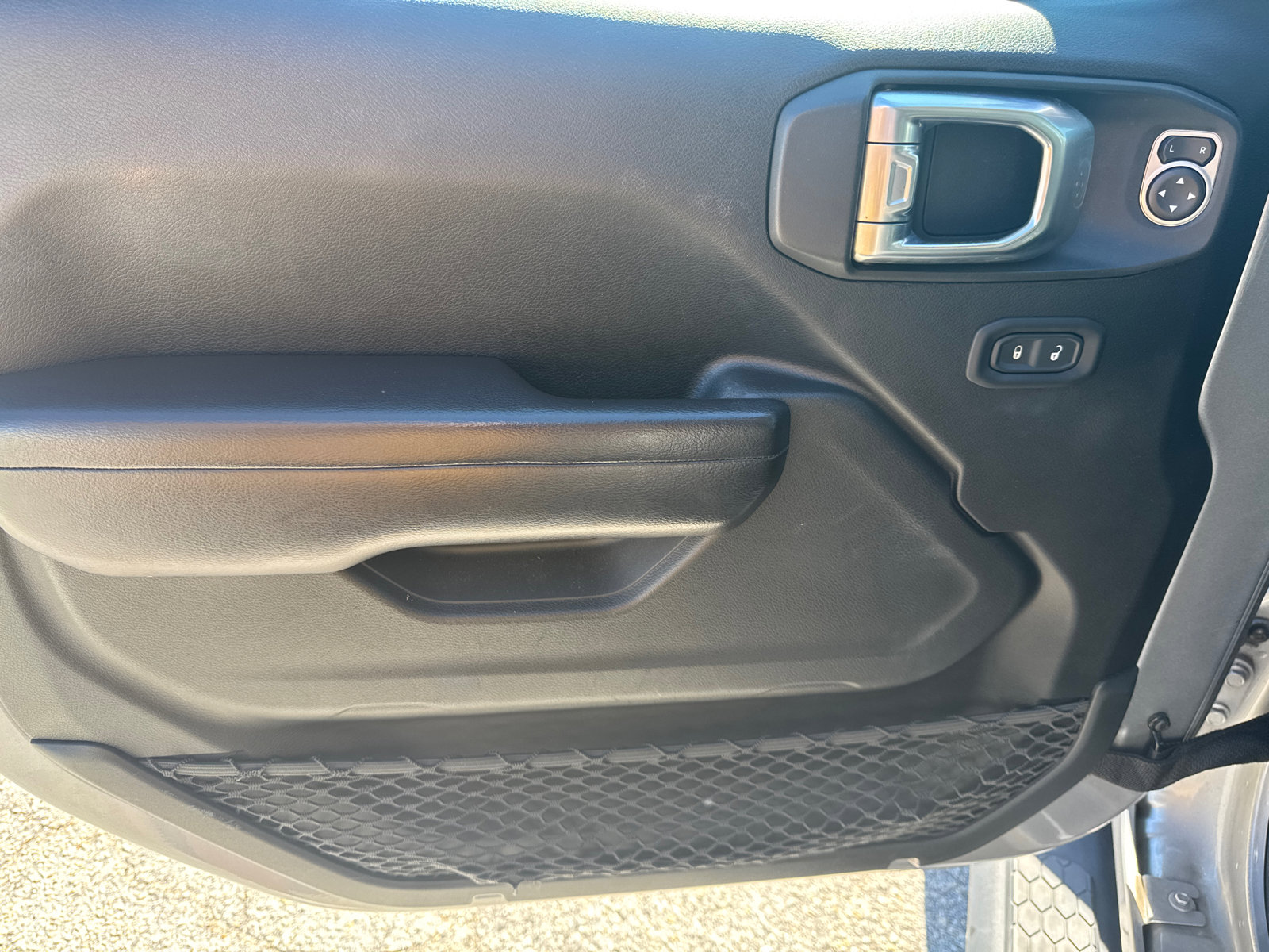 Used 2019 Jeep Wrangler Sport image 10