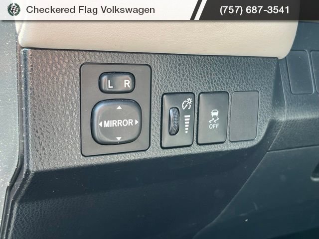 Used 2014 Toyota RAV4 XLE FWD image 17
