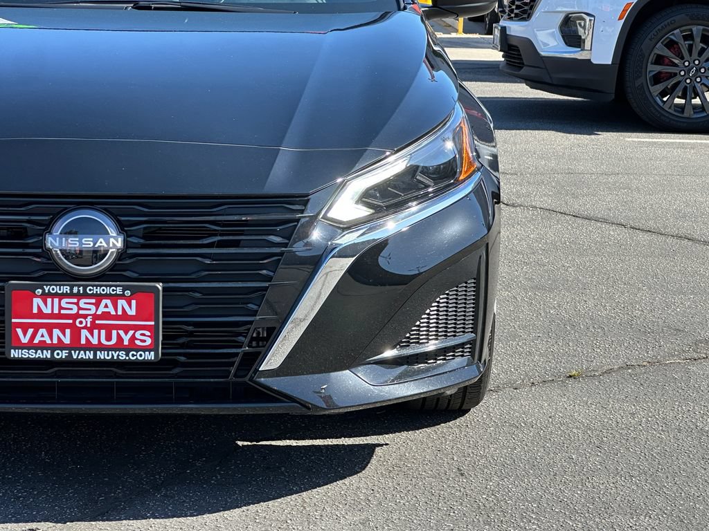Used 2025 Nissan Altima 2.5 S FWD image 12