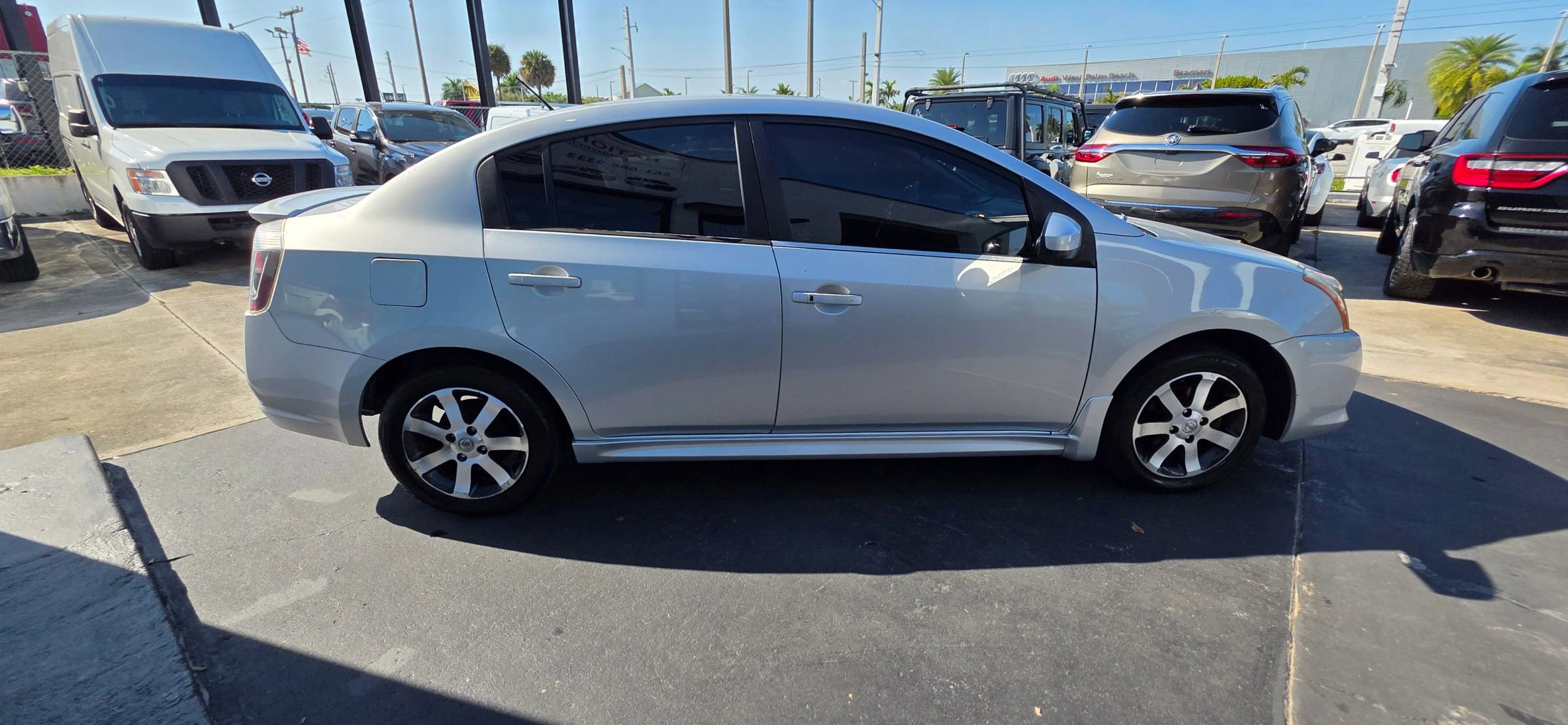 Used 2012 Nissan Sentra 2.0 SR w/ Special Edition Pkg image 8