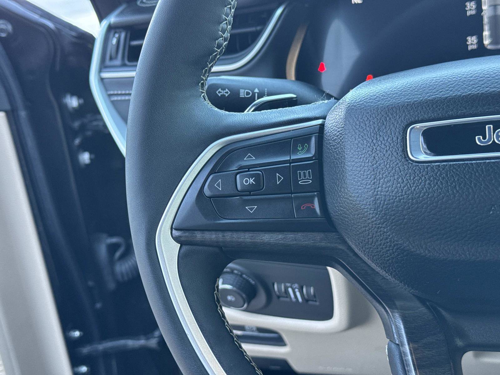 Used 2024 Jeep Grand Cherokee Limited w/ MOPAR Finishing Package image 29