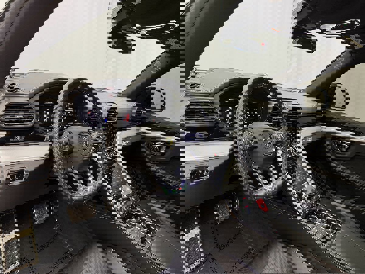 Used 2021 Lamborghini Urus image 13