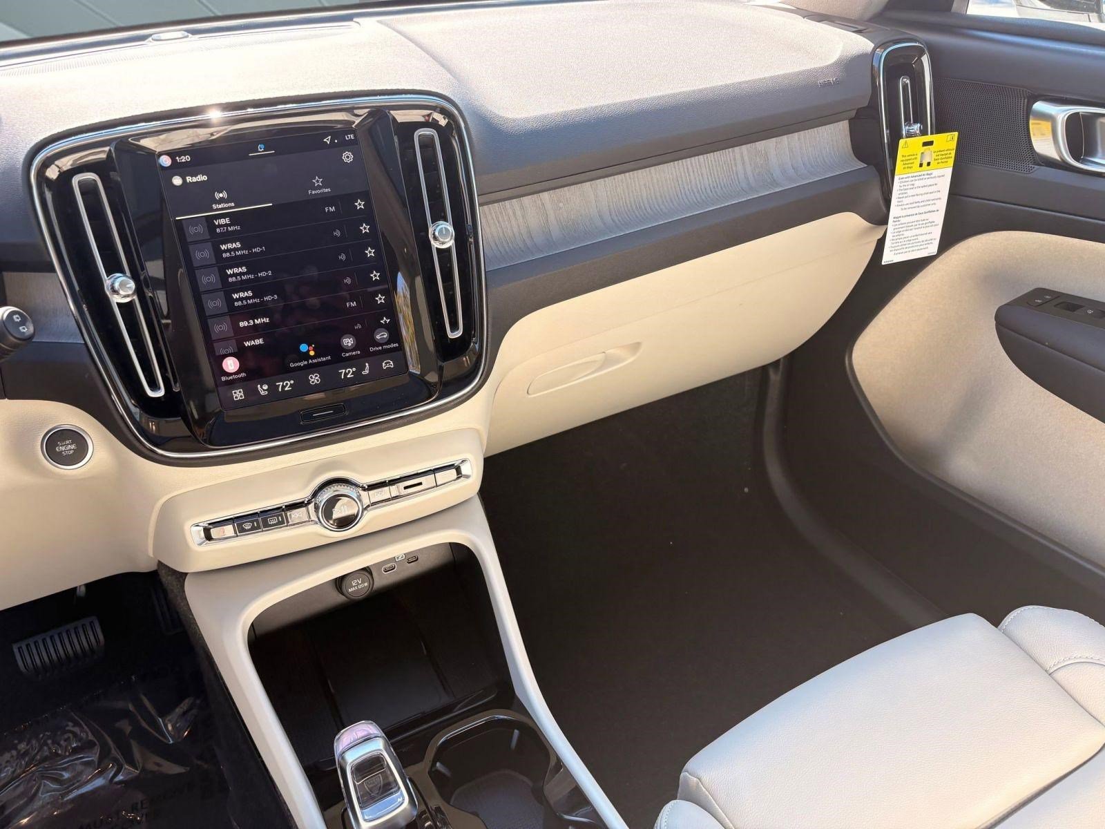 New 2026 Volvo XC40 B4 Plus w/ Climate Package image 24