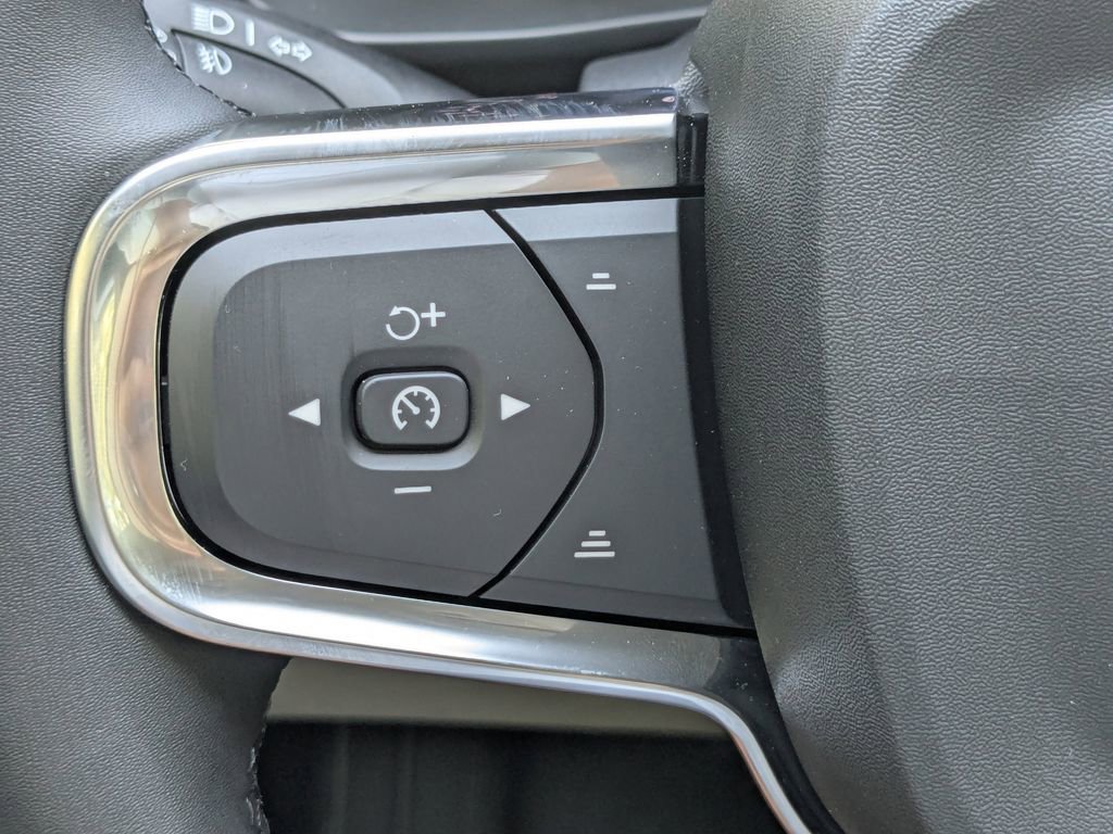 New 2026 Volvo XC40 B4 Plus w/ Climate Package FWD image 27