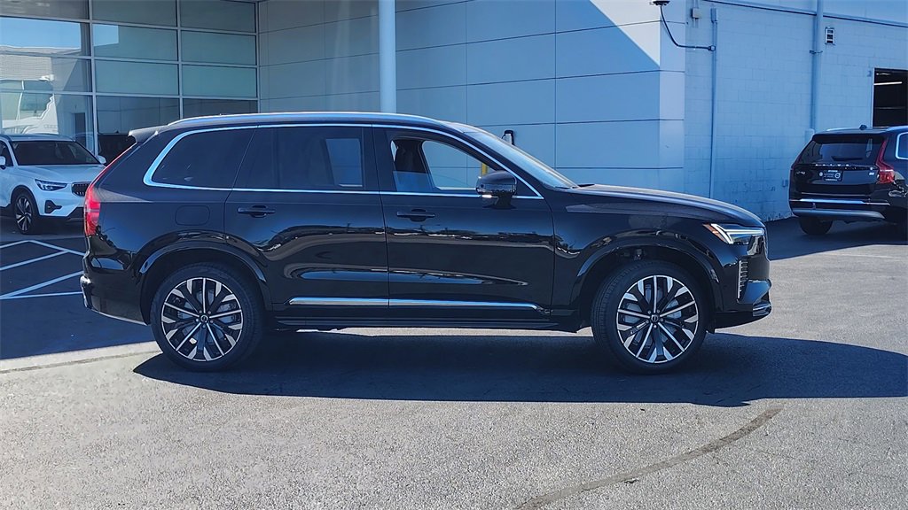 New 2026 Volvo XC90 B6 Plus w/ Protection Package Premier image 2