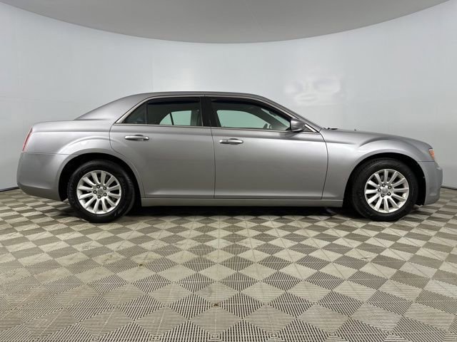 Used 2014 Chrysler 300 RWD image 8