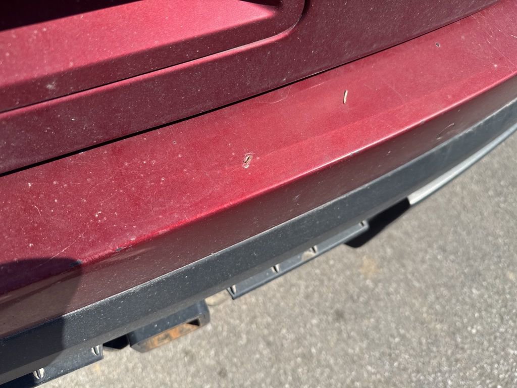 Used 2017 Ford Explorer XLT w/ Equipment Group 202A AWD/4WD image 12