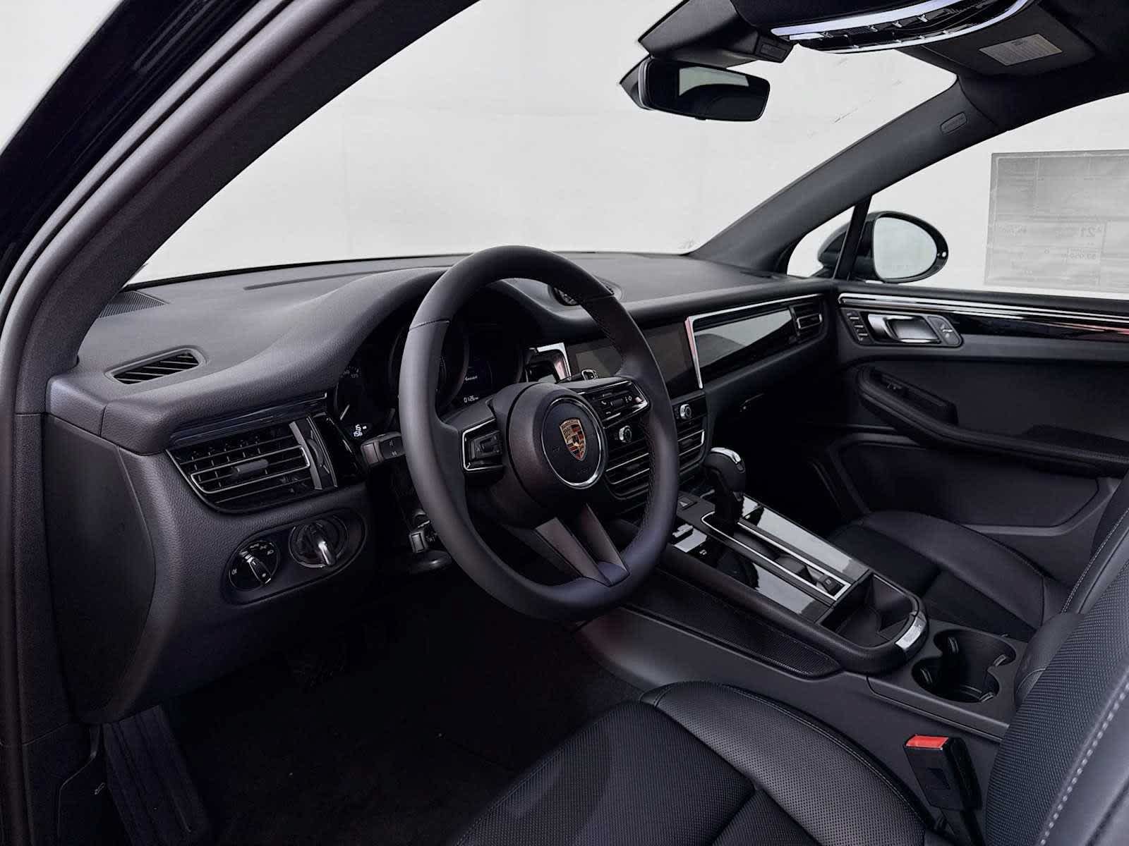 New 2025 Porsche Macan AWD/4WD image 32