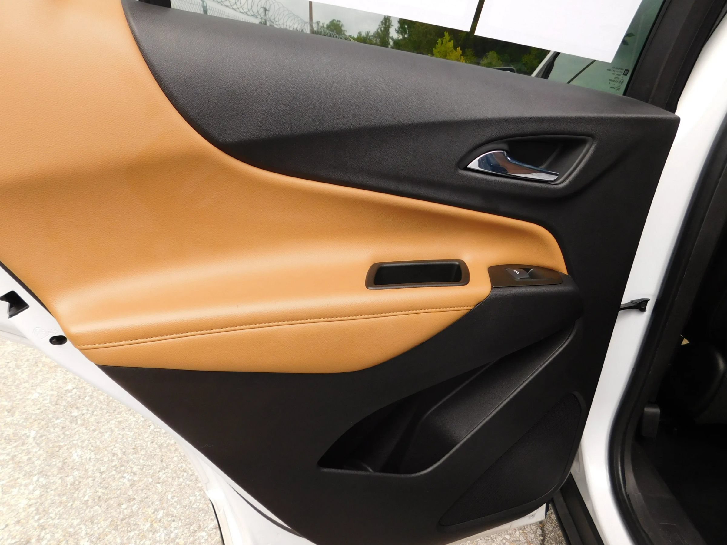 Used 2020 Chevrolet Equinox Premier FWD image 15