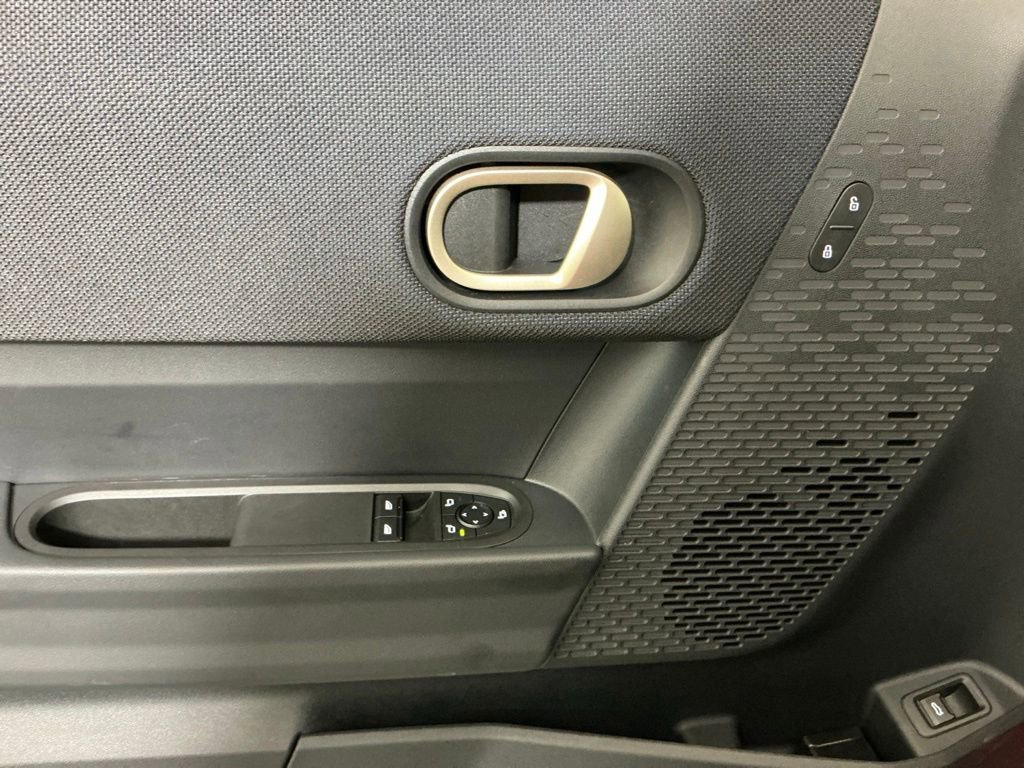Certified 2025 MINI Cooper 2-Door Hardtop FWD image 17