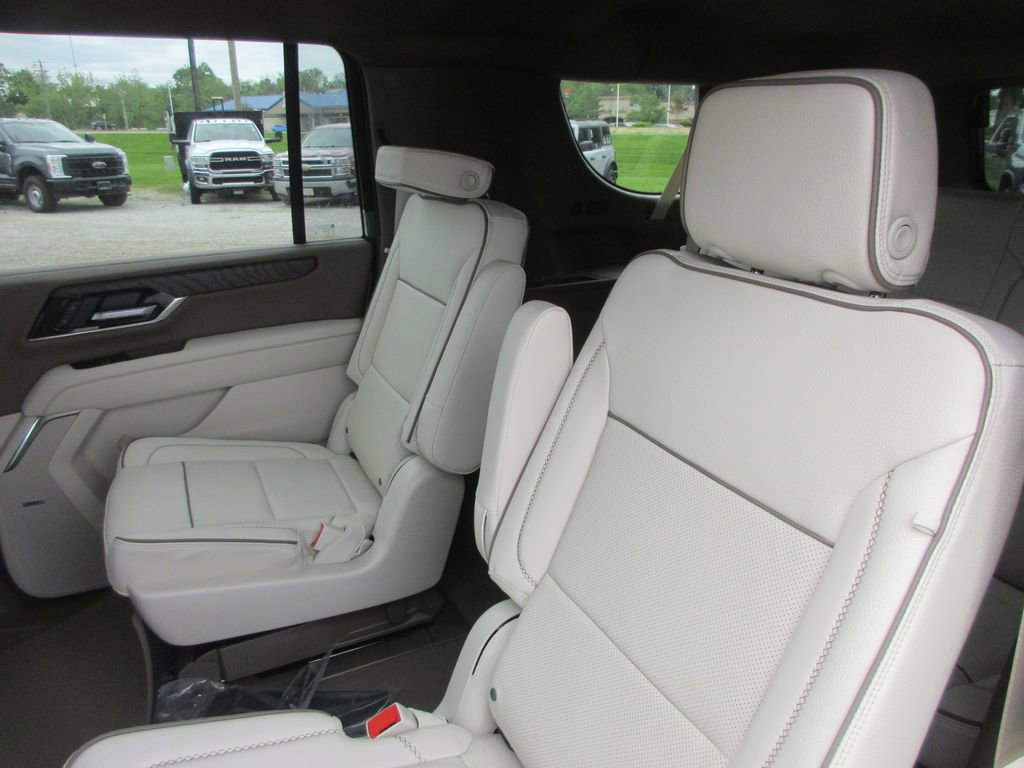 New 2026 GMC Yukon XL Denali AWD/4WD image 12