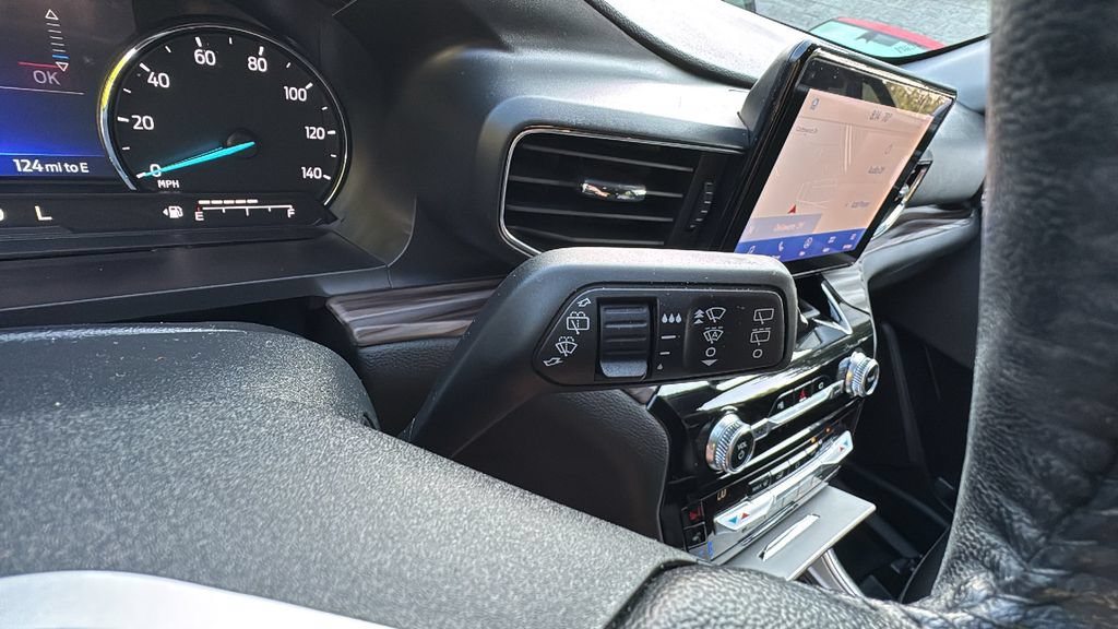 Used 2021 Ford Explorer Limited AWD/4WD image 19