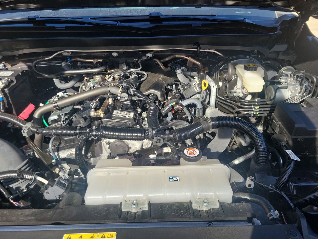 Certified 2025 Toyota Tacoma SR5 image 33