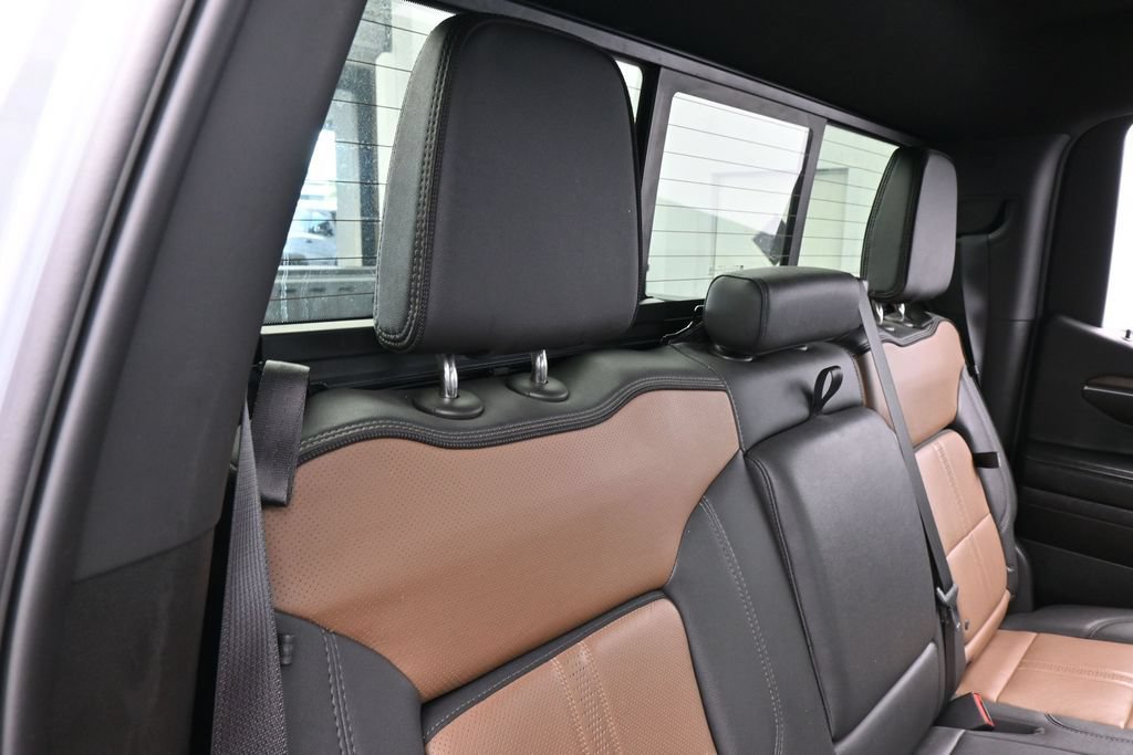 Used 2024 Chevrolet Silverado 1500 High Country w/ Technology Package AWD/4WD image 48