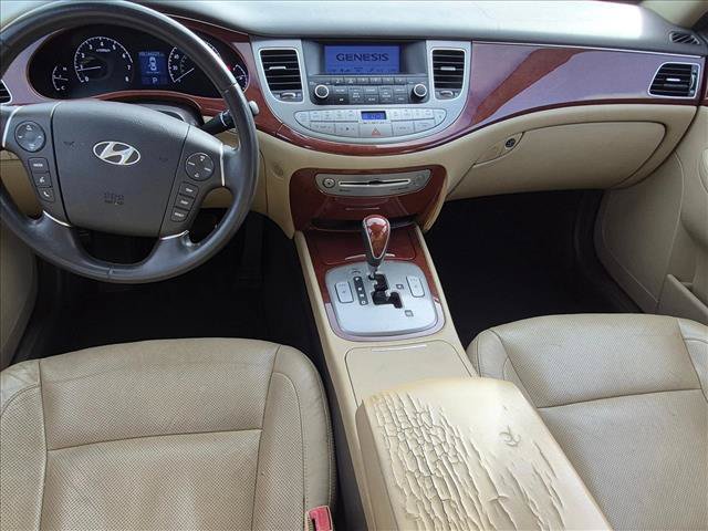 Used 2013 Hyundai Genesis 3.8 RWD image 11