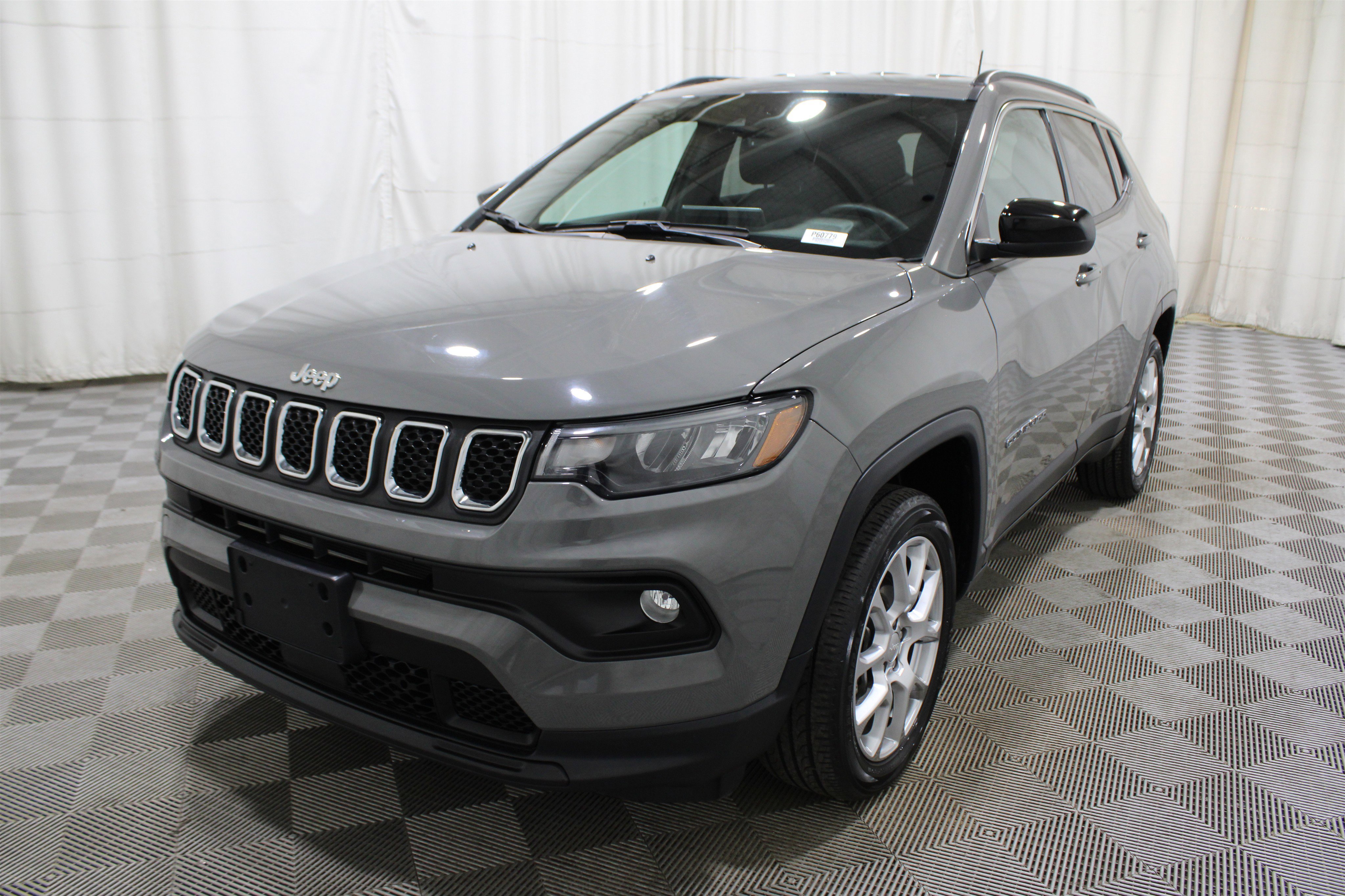 Used 2024 Jeep Compass Latitude image 38