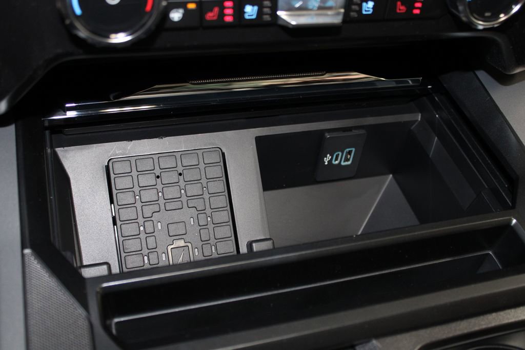 New 2026 Ford F250 Lariat w/ Black Appearance Package image 51