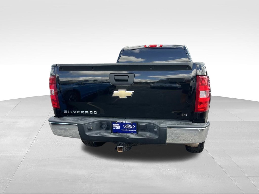 Used 2011 Chevrolet Silverado 1500 W/T w/ LS Package AWD/4WD image 4