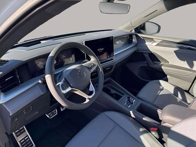 New 2026 Volkswagen Tiguan SE R-Line image 6