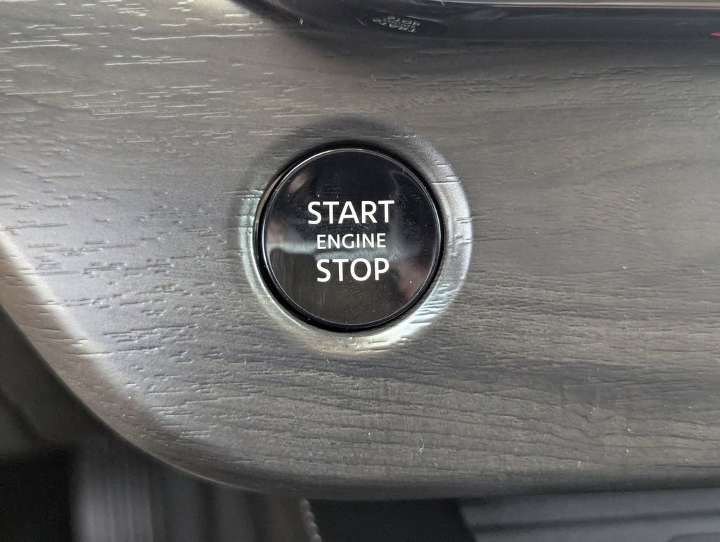 Used 2025 Nissan Murano SV FWD image 25