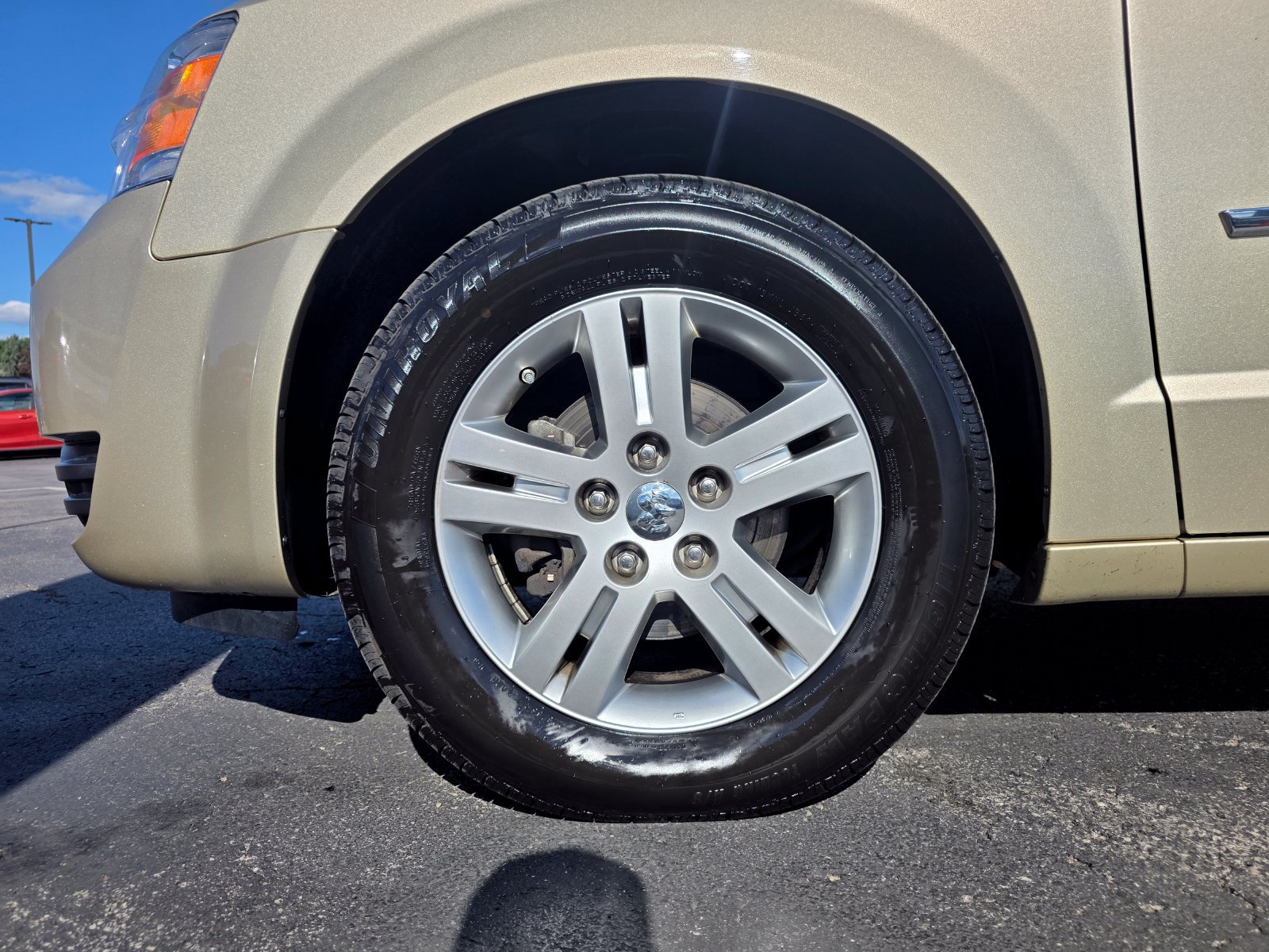 Used 2010 Dodge Grand Caravan SXT FWD image 11