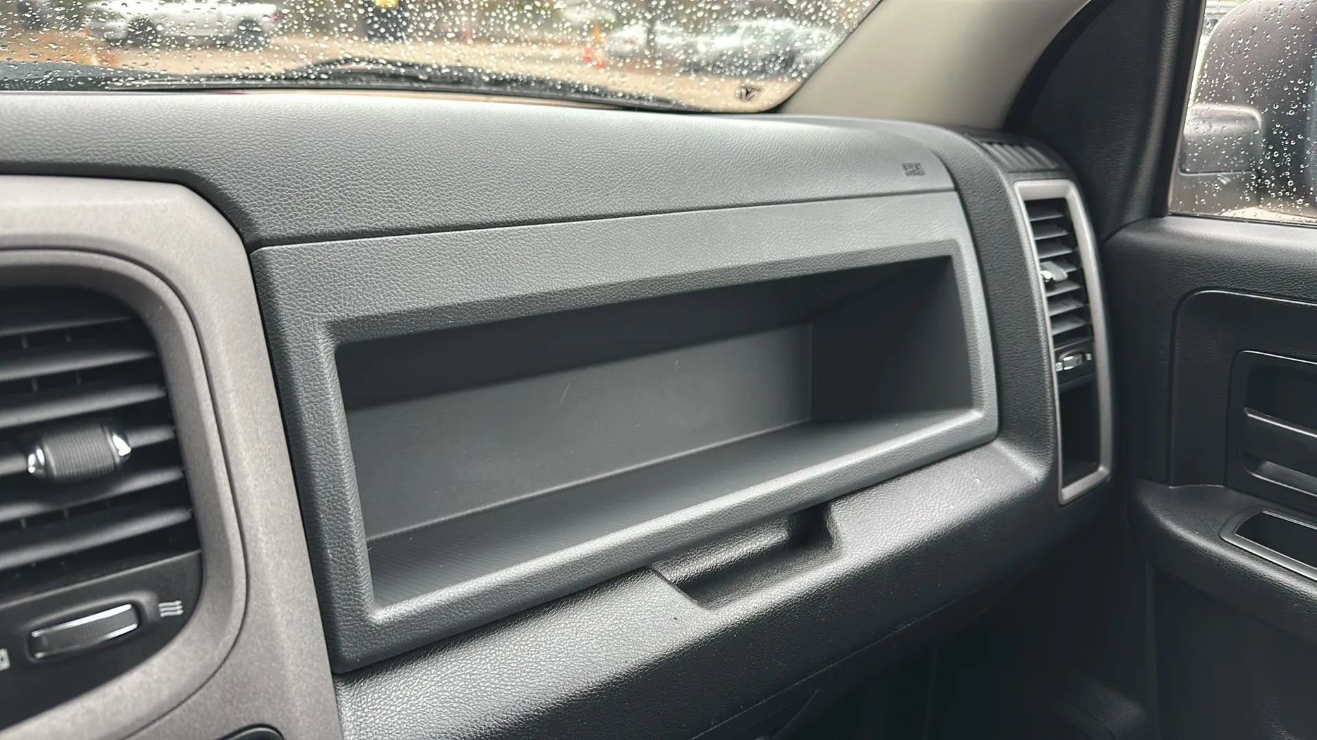 Used 2017 RAM 1500 Express image 40