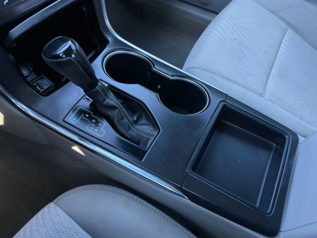 Used 2016 Toyota Camry LE image 19