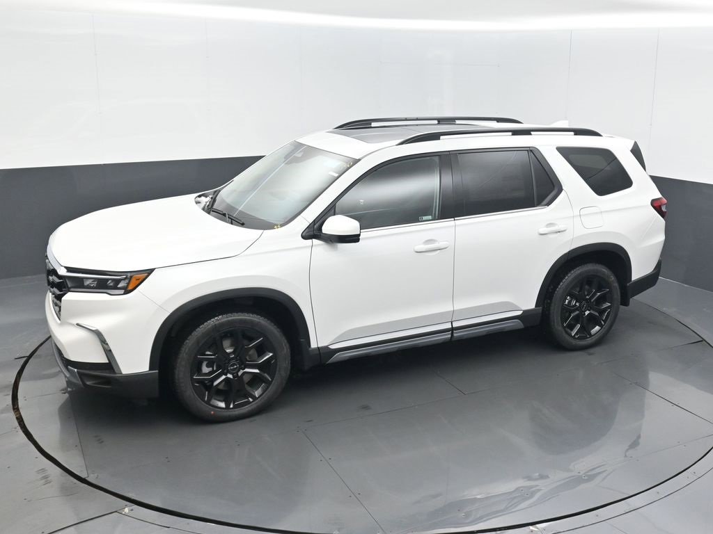 New 2025 Honda Pilot Touring image 12