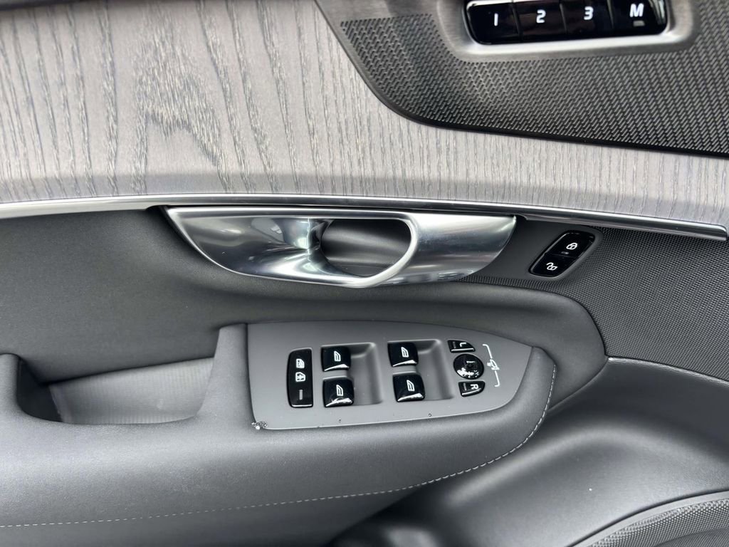 New 2026 Volvo XC90 B6 Ultra w/ Protection Package Premier image 13