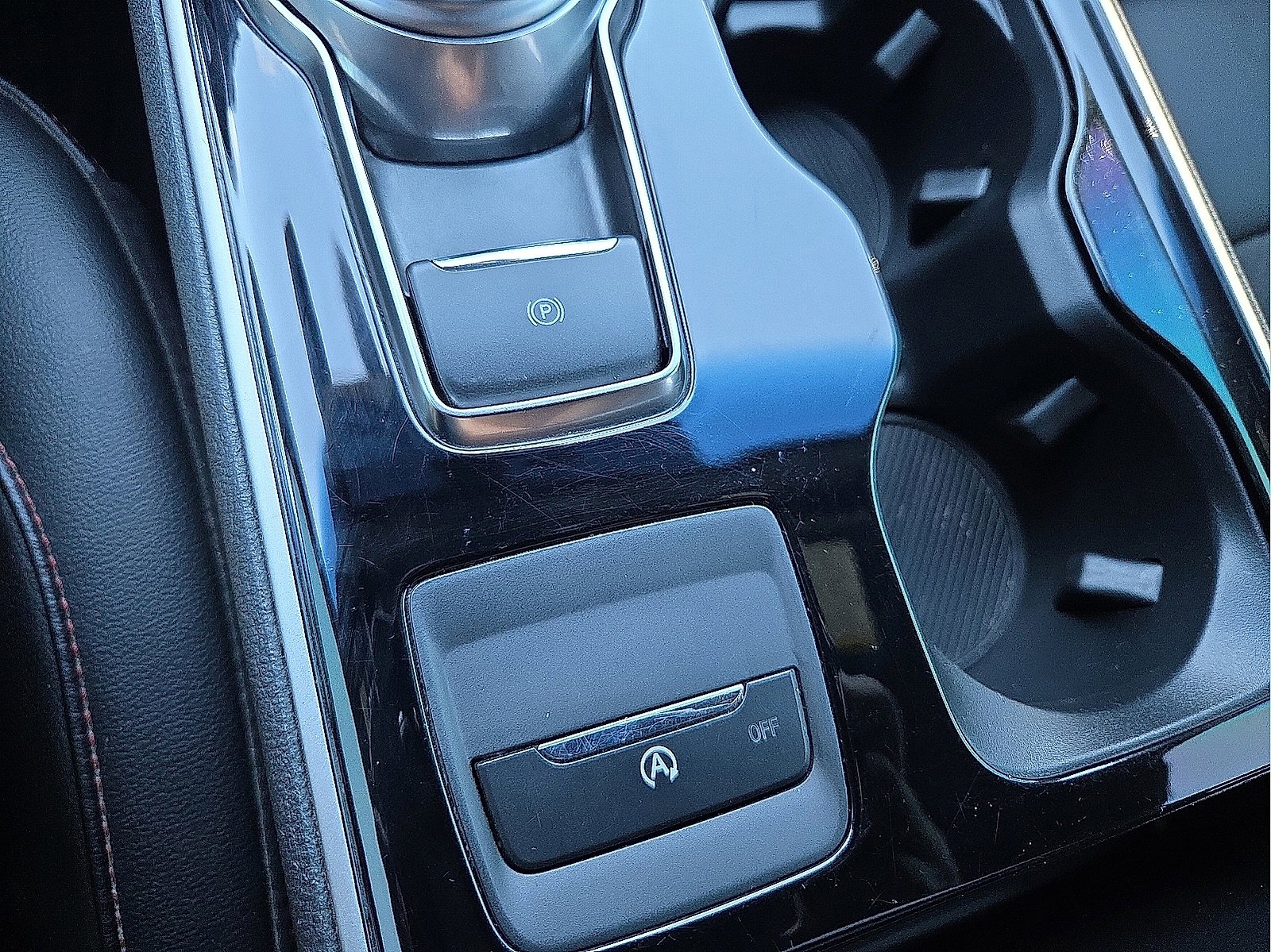 Used 2020 Ford Edge ST-Line w/ Cold Weather Package image 22