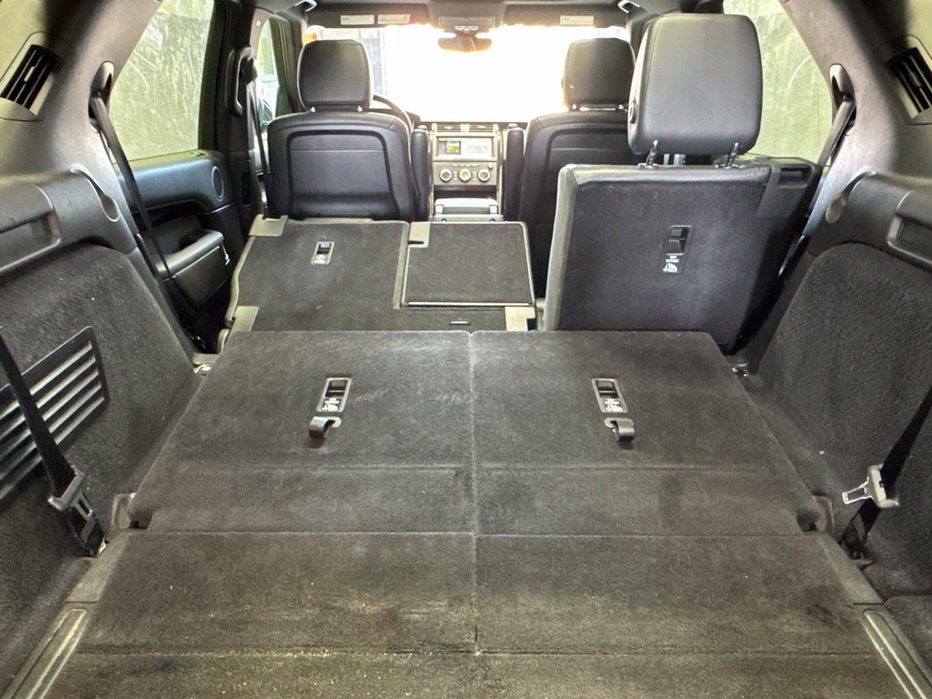 Used 2019 Land Rover Discovery SE AWD/4WD image 32