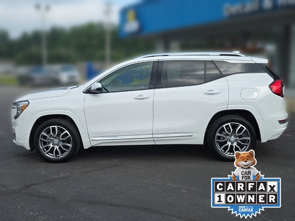 Used 2023 GMC Terrain Denali AWD/4WD image 3