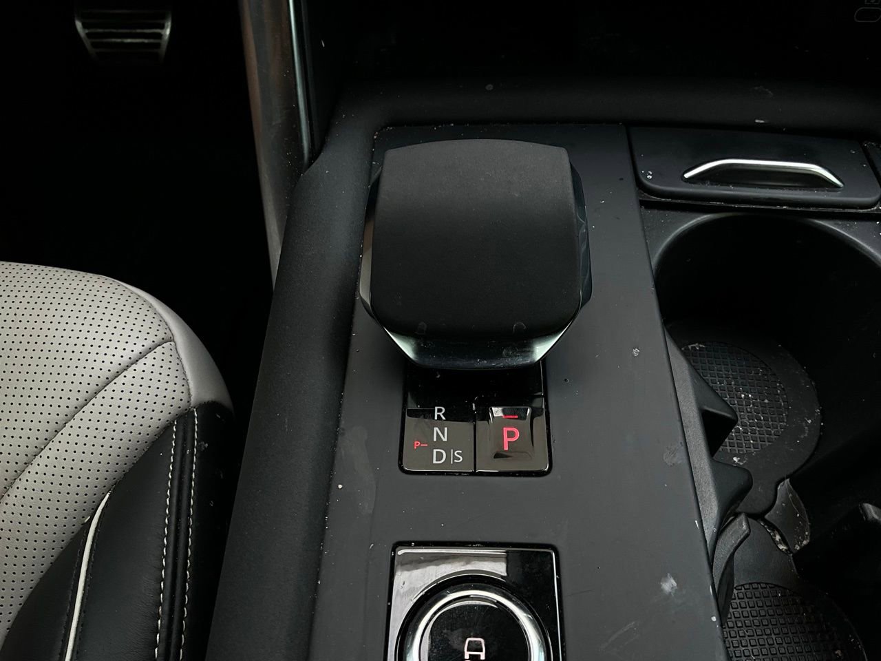 Used 2022 Land Rover Discovery S R-Dynamic image 28