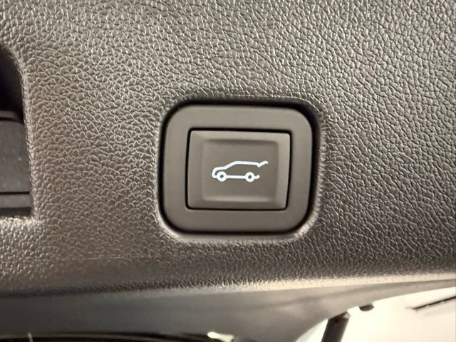 New 2026 GMC Acadia Denali w/ Super Cruise Package FWD image 9